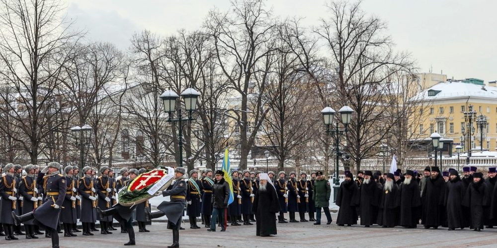 Архиепископ Егорьевский Матфей принял участие в церемонии возложения венка к могиле Неизвестного солдата