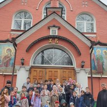 Экскурсия для школьников в храме святых мучеников Адриана и Наталии в Бабушкине
