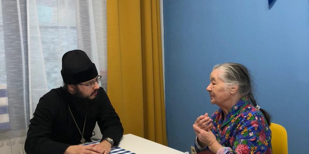 Священник Никита Иванов провел встречу с подопечными Пансионата для пожилых людей «Маяк»