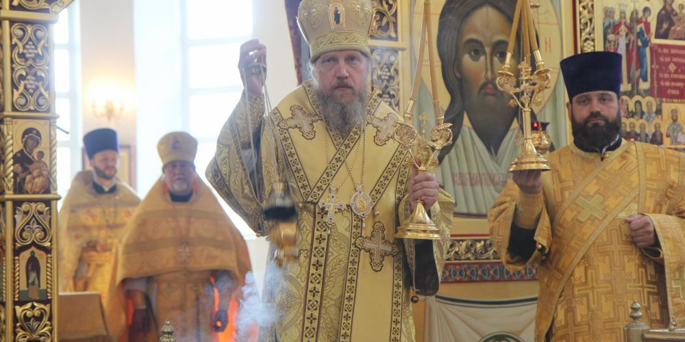 Божественная литургия в храме Торжества Православия в Алтуфьеве