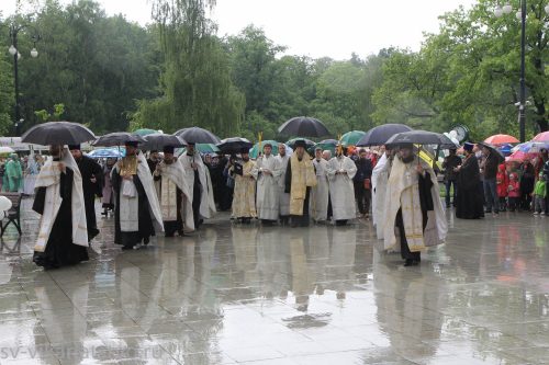 Благотворительная ярмарка «Белый цветок» в день 150-летия со дня рождения святого царя Николая II