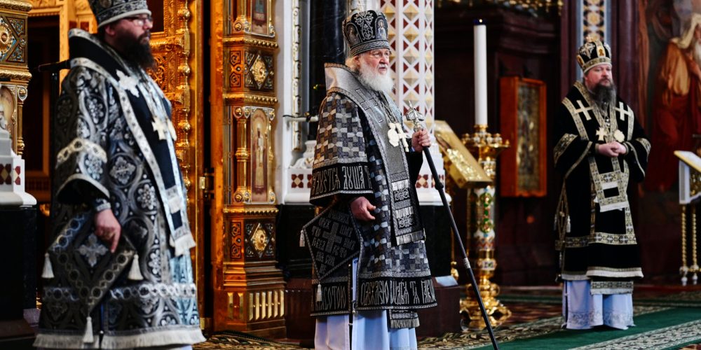 Сослужение архиепископа Егорьевского Матфея Святейшему Патриарху в Великую Среду Страстной седмицы