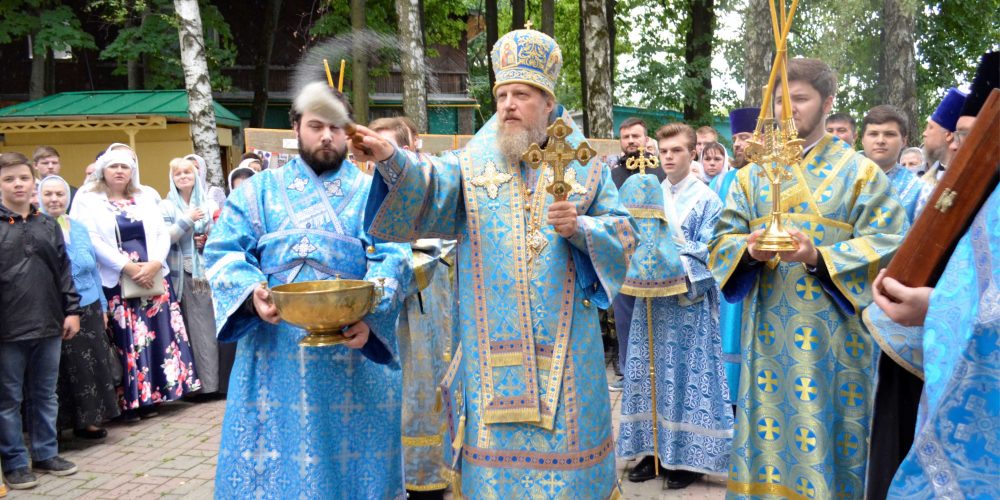 Престольный праздник в храме Владимирской иконы Божией Матери в Виноградове