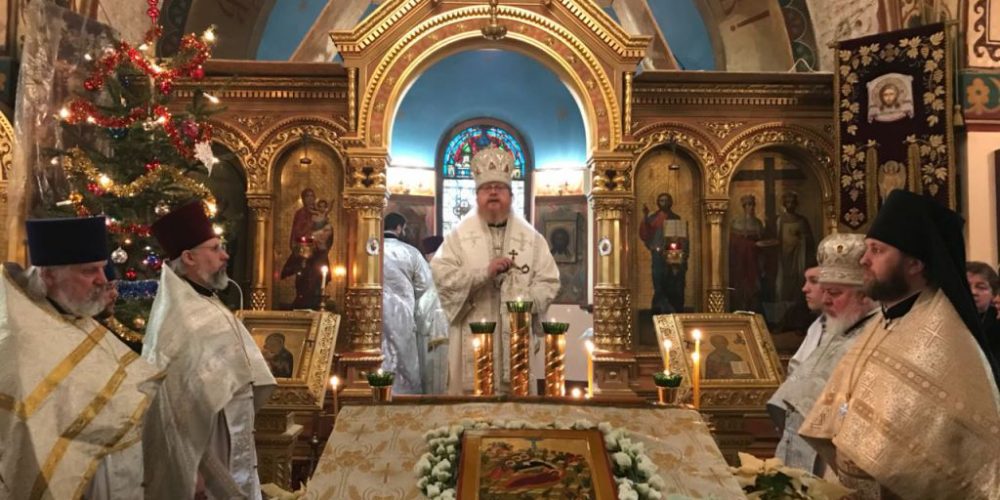 Божественная литургия в Тегеле и панихида по почившему архиепископу Феофану