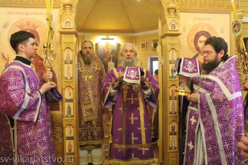 Епископ Иоанн сослужил митрополиту Зиновию в храме иконы Божией Матери «Неупиваемая Чаша» в Ростокине