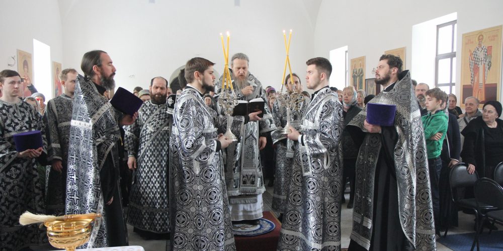 Епископ Иоанн совершил Малое освящение храма св. Ольги в Останкино