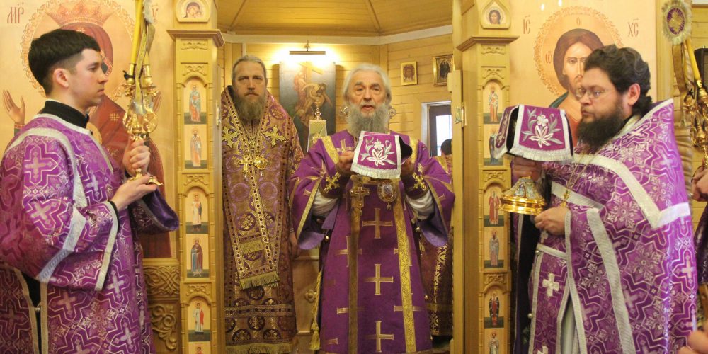 Епископ Иоанн сослужил митрополиту Зиновию в храме иконы Божией Матери «Неупиваемая Чаша» в Ростокине