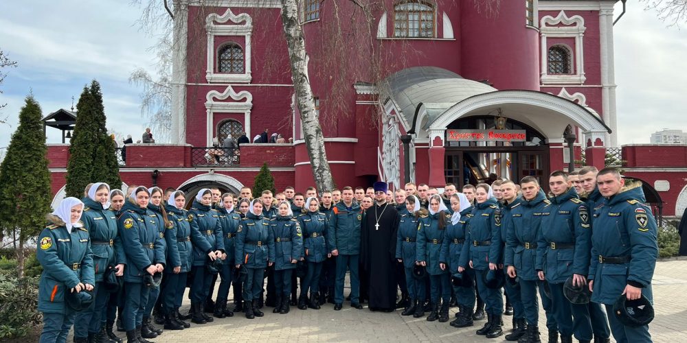 Учащиеся Академии Государственной противопожарной службы МЧС России приняли участие в пасхальных торжествах