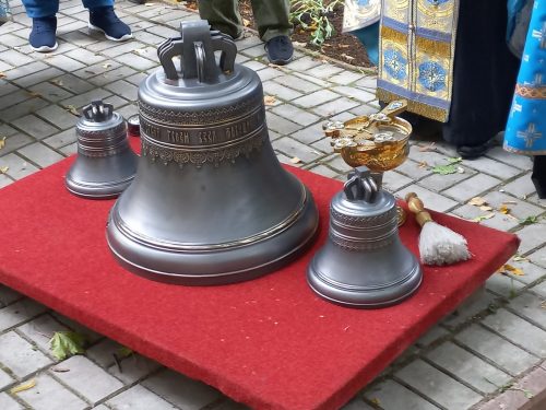 Три новых колокола дополнили звоницу храма Владимирской иконы Божией Матери в Виноградове
