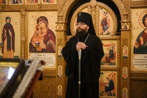 Архиепископ Матфей совершил Литургию Преждеосвященных Даров в храме Димитрия Донского в Раеве