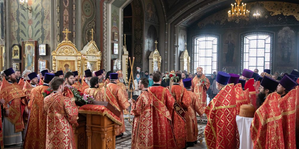 Архиепископ Егорьевский Матфей совершил Божественную Литургию в Иверском соборе Николо-Перервинского монастыря