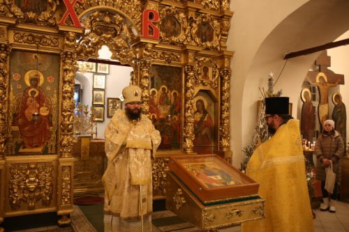 Архиепископ Егорьевский Матфей совершил молебное пение на новолетие в храме Живоначальной Троицы в усадьбе Свиблово