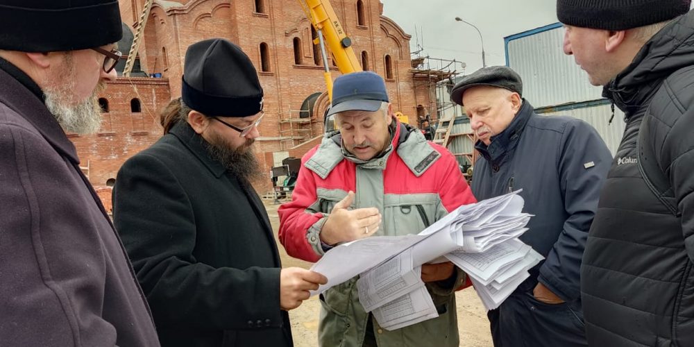 Состоялось выездное совещание по строительству храма Казанской иконы Божией матери, который возводится на Северо-Востоке Москвы