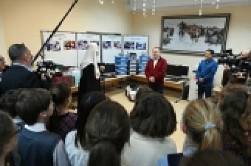 Святейший Патриарх Кирилл принял участие в церемонии передачи учебного оборудования для нужд православной гимназии Калининграда
