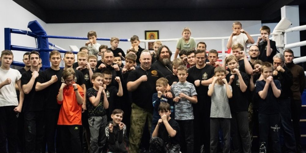 Состоялся мастер-класс по боксу на территории Собора Московских святых в Бибиреве