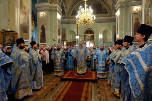 Архиепископ Матфей принял участие в праздновании престольного праздника Покровского собора Астрахани