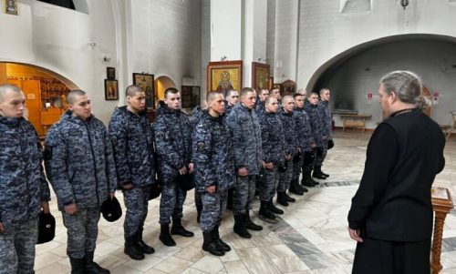 Сотрудники Росгвардии посетили храм Торжества Православия