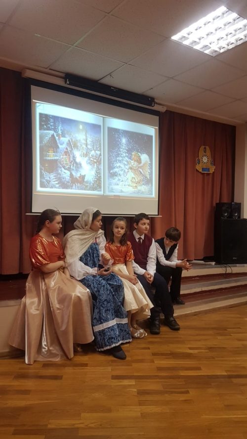 Выступление учеников Православной школы «Свиблово» в центре для пожилых людей