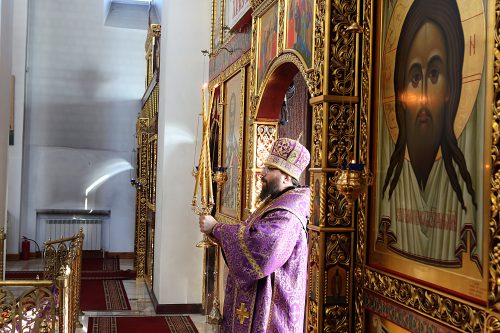 Божественная литургия преждеосвященных Даров в храме Торжества Православия в Алтуфьево