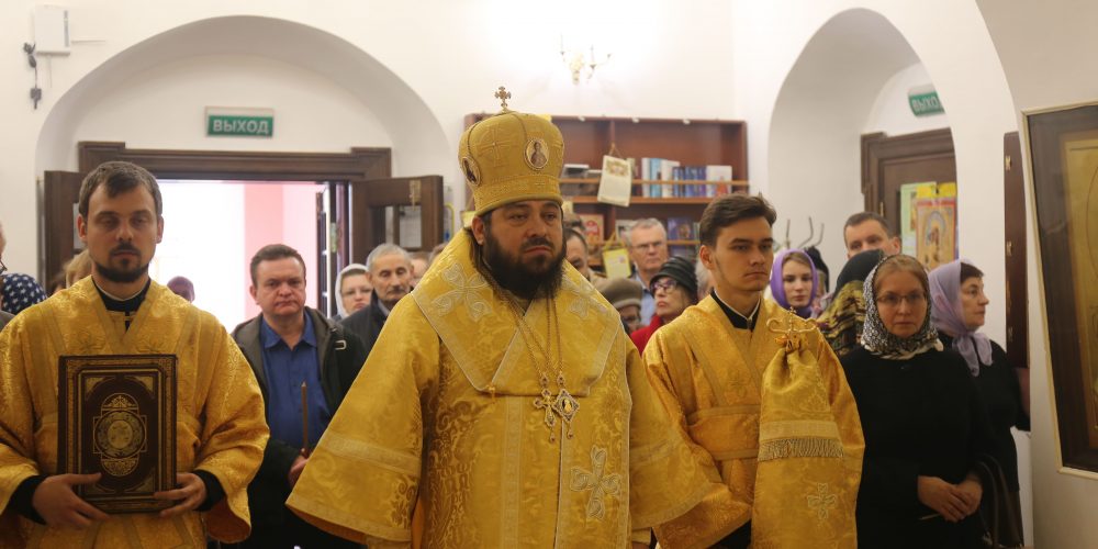 Епископ Чистопольский Игнатий совершил Литургию в храме Живоначальной Троицы в Свиблово