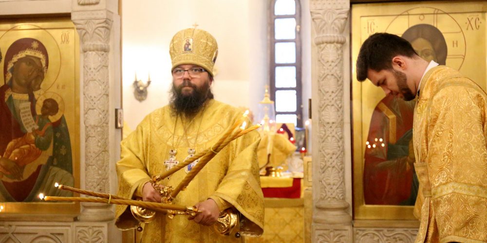 Архиепископ Егорьевский Матфей совершил Литургию в Неделю 20-ю по Пятидесятнице в храме священномученика Владимира в Свиблово