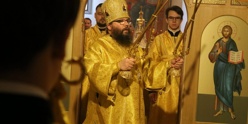 Архиепископ Егорьевский Матфей совершил Литургию в строящемся храме Казанской иконы Божией Матери в Лосиноостровской