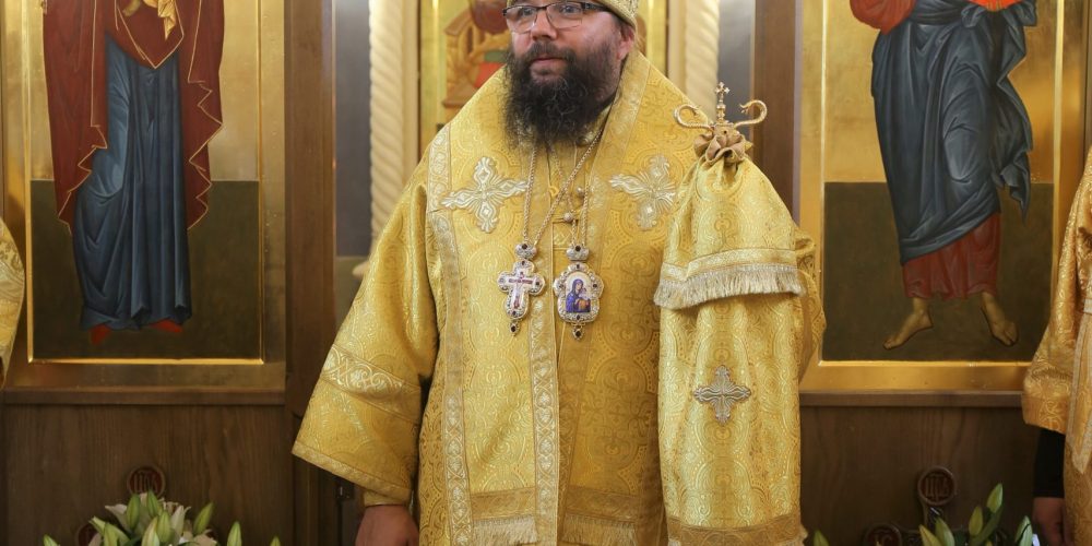Архиепископ Егорьевский Матфей совершил Литургию в храме святителя Василия Великого на ВДНХ