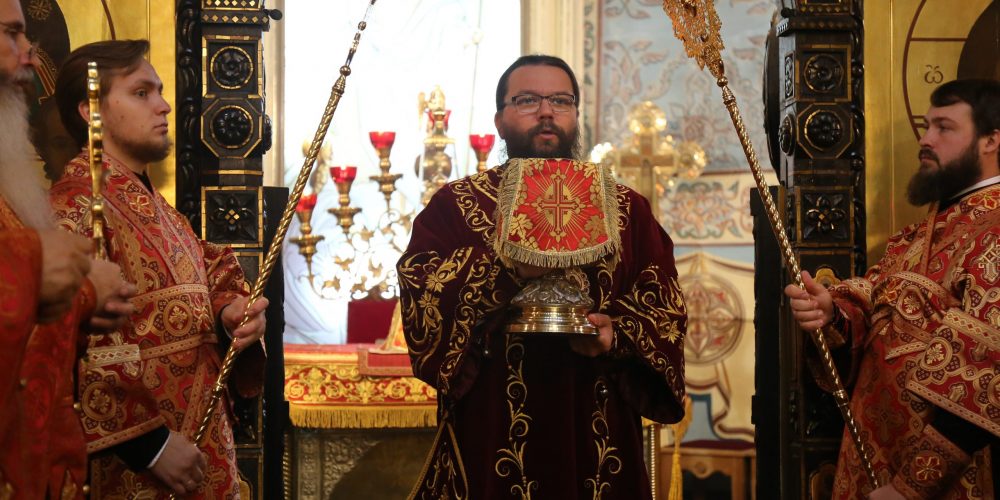 Архиепископ Егорьевский Матфей совершил Литургию в престольный праздник храма Адриана и Наталии в Бабушкине