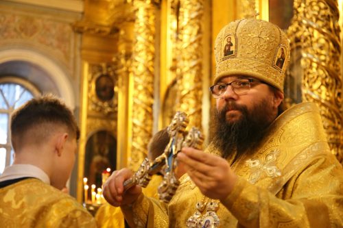 Архиепископ Егорьевский Матфей возглавил Божественную литургию в Богоявленском кафедральном соборе в Елохове