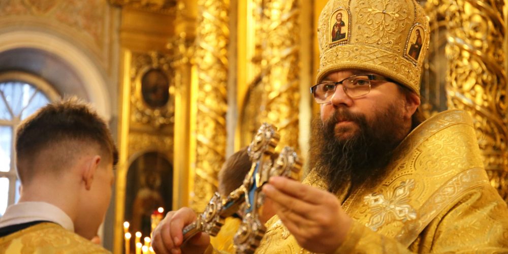Архиепископ Егорьевский Матфей возглавил Божественную литургию в Богоявленском кафедральном соборе в Елохове