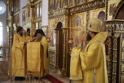 В день престольного праздника Архиепископ Егорьевский Матфей возглавил Божественную литургию в храме Собора Московских Святых в Бибиреве