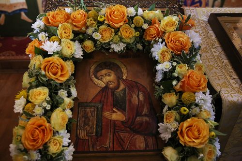 Архиепископ Егорьевский Матфей совершил Божественную литургию в храме святителя Макария Невского