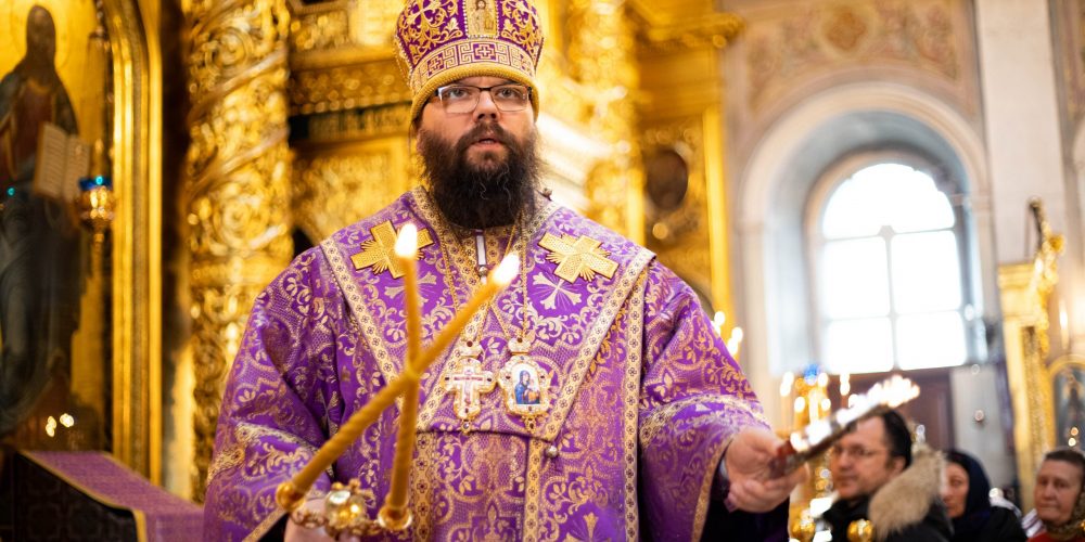 Архиепископ Егорьевский Матфей совершил Божественную литургию в Богоявленском кафедральном Соборе в Елохове
