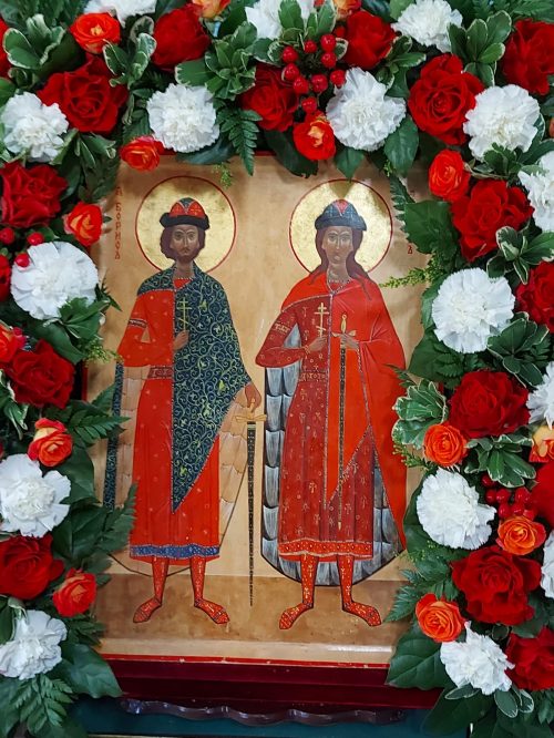 Архиепископ Егорьевский Матфей совершил Божественную литургию в храме святых благоверных князей Бориса и Глеба в Зюзине