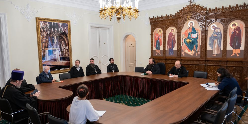 Епископ Наро-Фоминский Парамон провел совещание по строительству храмов в Москве