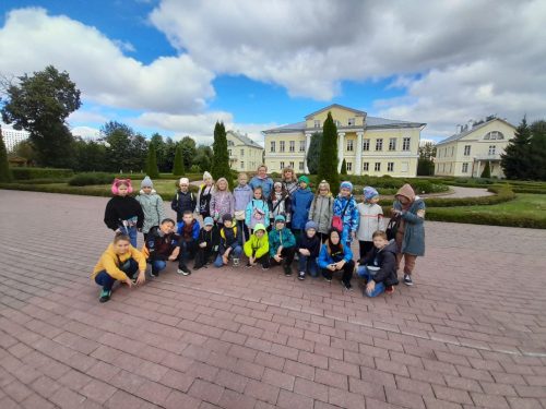Около 450-ти школьников посетили усадьбу Свиблово