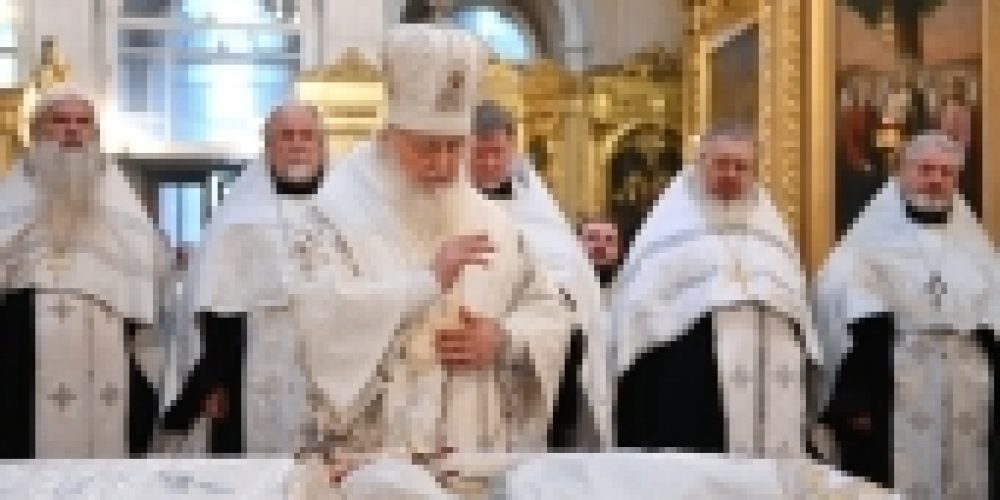 Святейший Патриарх Кирилл совершил отпевание протопресвитера Матфея Стаднюка