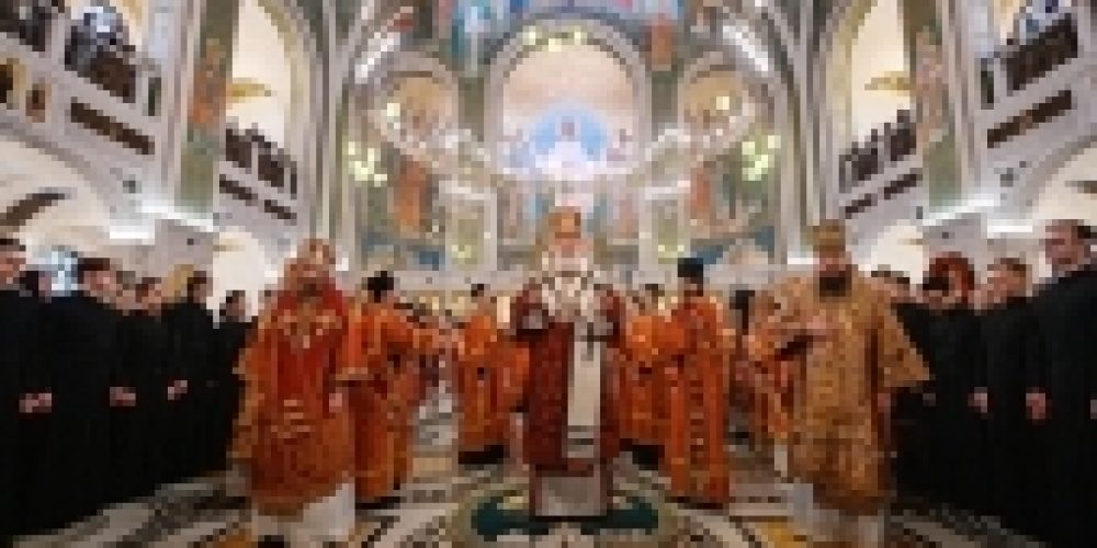В день памяти священномученика Илариона, архиепископа Верейского, Святейший Патриарх Кирилл совершил Литургию в Сретенском монастыре в Москве