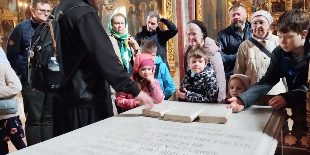 Паломническая поездка в Троице-Сергиеву лавру учащихся детской воскресной школы при храме святой равноапостольной великой княгини Ольги в Останкино