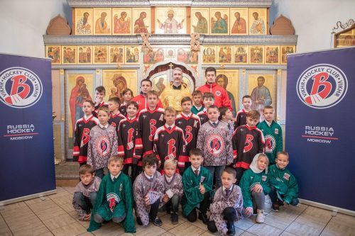 Детской хоккейной команде «Вихрь», созданной при храме преподобного Серафима Саровского в Раеве исполнилось 3 года