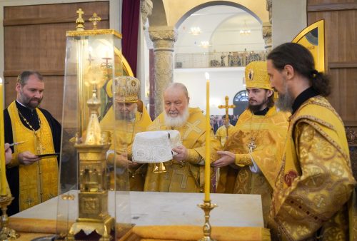 Архиепископ Егорьевский Матфей сослужил предстоятелю Русской Церкви при освящении храма святителя Спиридона Тримифунтского в Коптеве