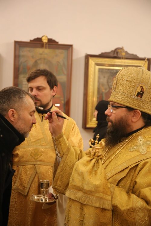 Архиепископ Егорьевский Матфей совершил всенощное бдение и Литургию в храме Живоначальной Троицы в Свиблове