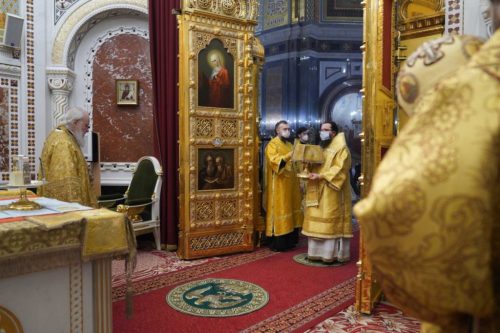 Архиепископ Егорьевский Матфей сослужил Святейшему Патриарху Кириллу за Божественной литургией в Храме Христа Спасителя