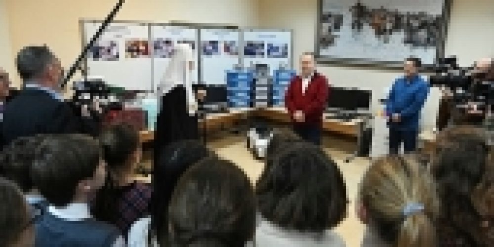 Святейший Патриарх Кирилл принял участие в церемонии передачи учебного оборудования для нужд православной гимназии Калининграда