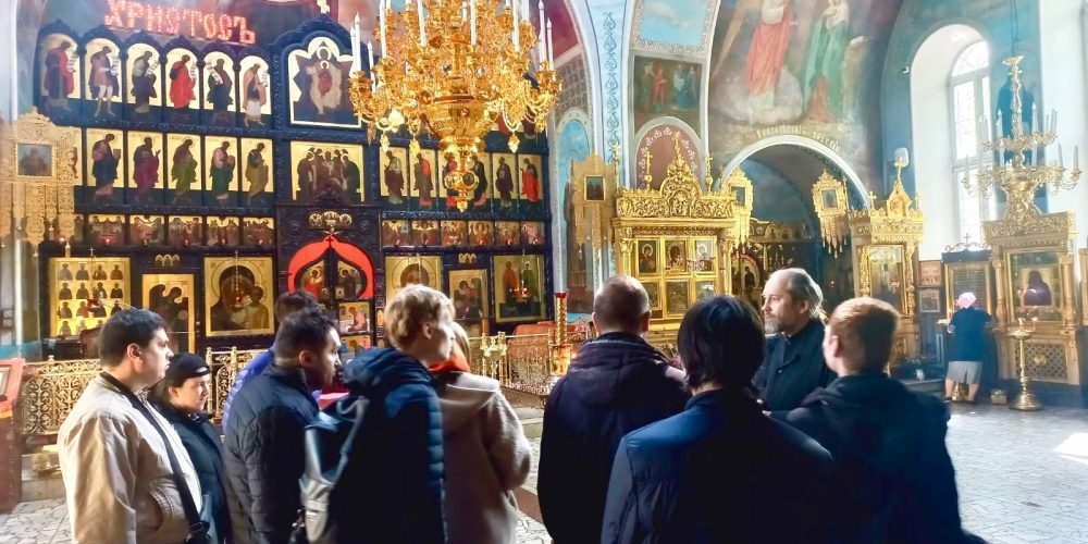 Участники группы дневного пребывания социального дома «Ярославский» посетили храм святых мучеников Адриана и Наталии в Бабушкине г. Москвы