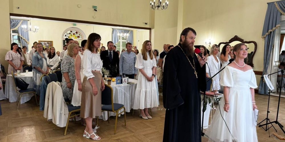 В Духовно-просветительском центре «Маковец» состоялся «Благотворительный Белый вечер» в поддержку раненных воинов СВО