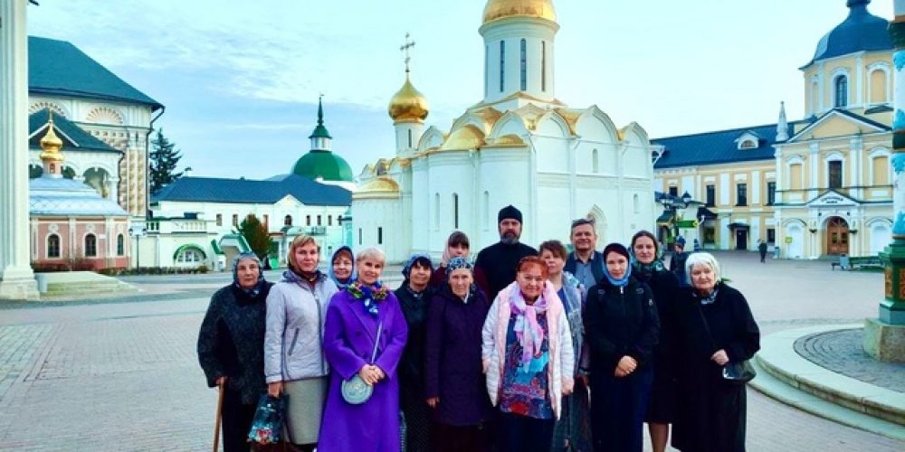 Состоялась паломническая поездка в Троице-Сергиеву лавру воскресной школы для взрослых при храме святых мучеников Адриана и Наталии в Бабушкине