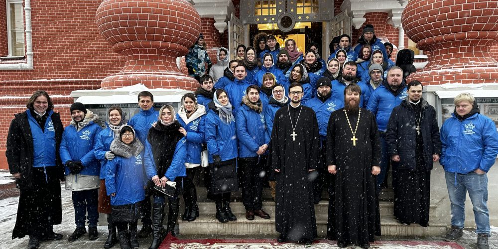 Молодежь Северо-Восточного викариатства приняла участие в торжественном Богослужении при освящении храма Живоначальной Троицы при бывшем приюте имени Бахрушиных