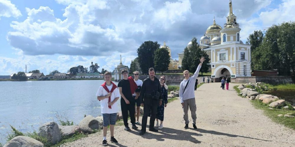 Молодежь храма Покрова Пресвятой Богородицы в Медведкове г. Москвы вновь устроила ежегодный выездной лагерь на Селигере