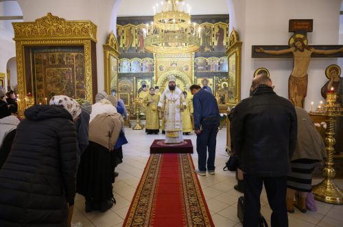 Митрополит Арсений совершил Божественную Литургию в храме святого апостола и евангелиста Иоанна Богослова на Бронной